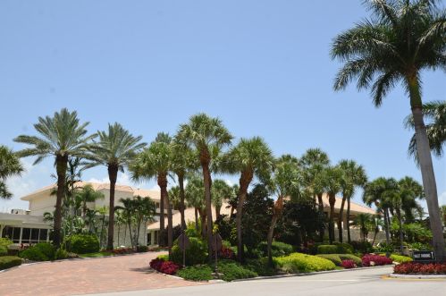 11 Gln Dr, Boynton Beach FL 33436-6207 exterior