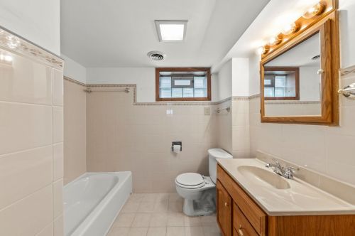 11643 Campbell Ave, Chicago IL 60655-1530 exterior