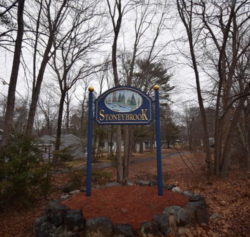 75 Cynthia Cir, Seabrook NH 03874-4491 exterior