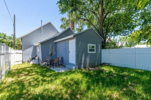 2406 Armenia Ave, Tampa FL  33607-2604 exterior