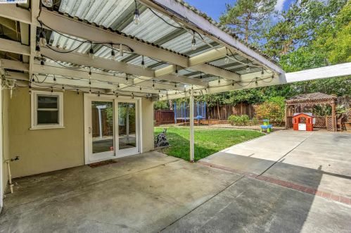 1479 Cape Cod Way, Concord CA  94521-2622 exterior