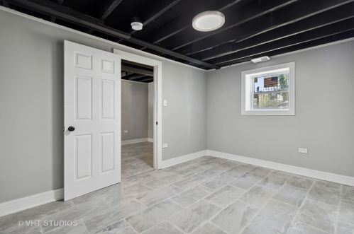 9145 University Ave, Chicago IL 60619-7946 exterior