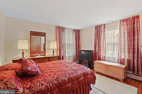 678 Allison Rd, Huntingdon Valley PA 19006-2905 exterior