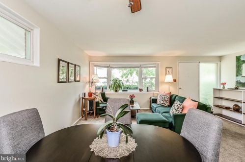 5615 Chase Ct, Alexandria VA 22312-6318 exterior