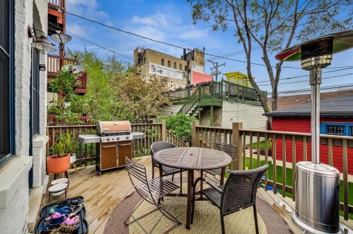 4727 Artesian Ave, Chicago IL 60645-5302 exterior