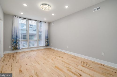 1605 18th St, Philadelphia PA  19145-1402 exterior