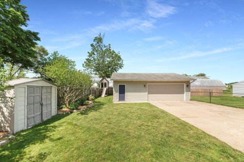 2919 Un Ave, Grand Rapids MI 49548-1215 exterior