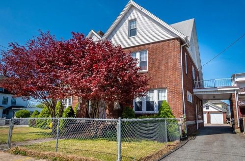 180 Wood Ave, Woonsocket RI 02895-2131 exterior