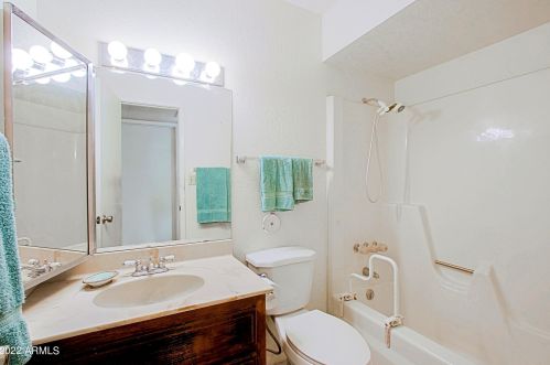 1945 Campo Bello Dr, Phoenix AZ 85032-2051 exterior