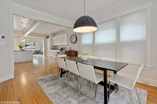 1908 Roscoe St, Chicago IL 60618-6245 exterior