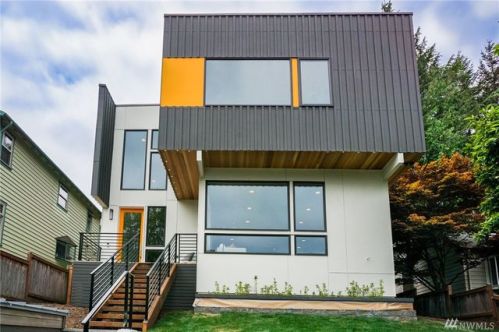 9109 17 Ave, Seattle WA  98115-5741 exterior