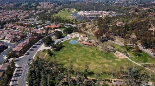 2940 Nau Ave, Tustin CA 92782-3377 exterior