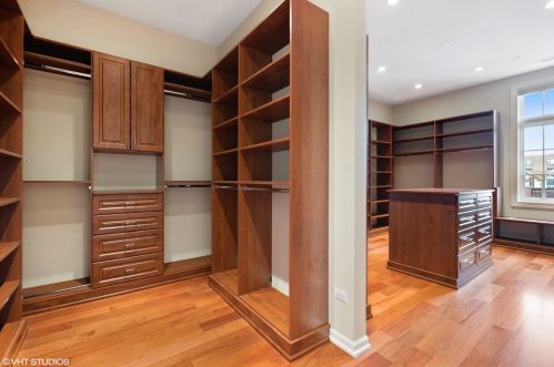 716 Schubert Ave, Chicago IL 60614-1247 exterior