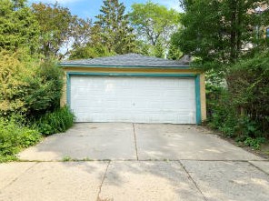 1950 Bartlett Ave, Milwaukee WI  53202-1462 exterior