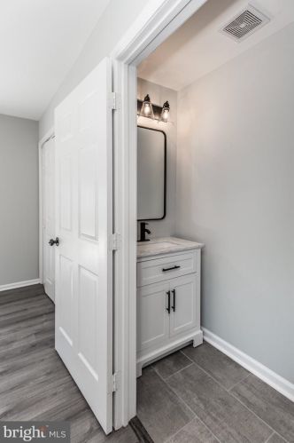 1915 Franklin St, Philadelphia PA 19122-2015 exterior