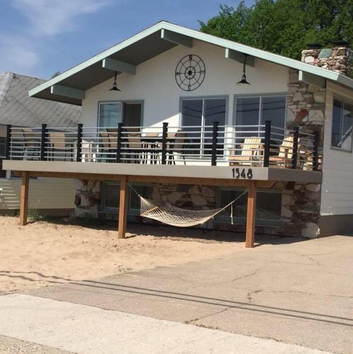 1548 Beach St, Meskegon MI  49441-1006 exterior