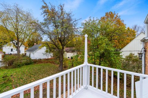 5110 Shoreland Ave, Milwaukee WI  53217-5541 exterior