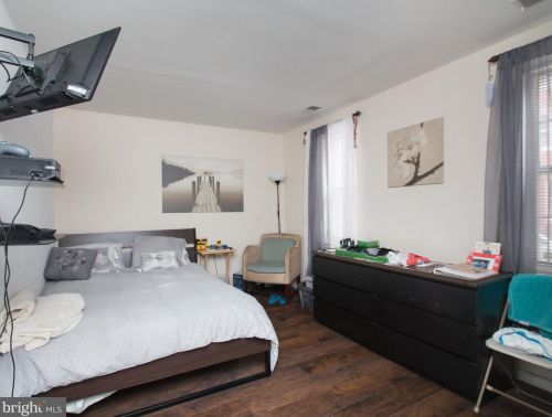 1144 4 St, Philadelphia PA 19133-3208 exterior