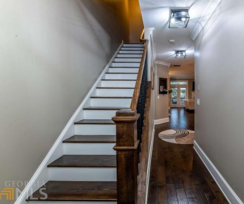 7690 Glisten Ave, Atlanta GA 30328-2498 exterior