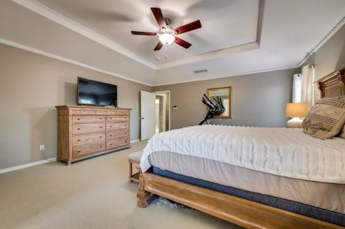 9672 Atherton Dr, Dallas TX 75243-6135 exterior