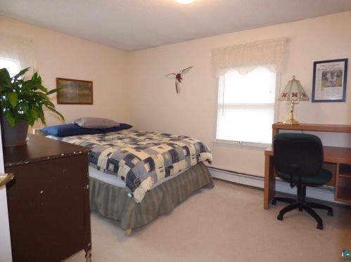 1320 Minnesota Ave, Duluth MN 55802-2425 exterior