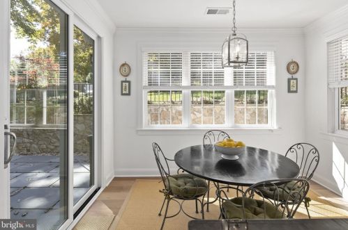 3877 30 St, Arlington VA 22207-5303 exterior