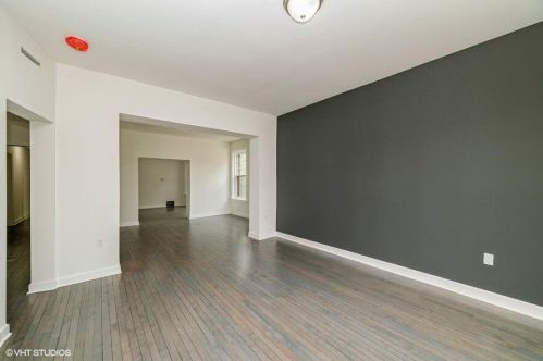 2813 Belleview Pl, Milwaukee WI  53211-3804 exterior