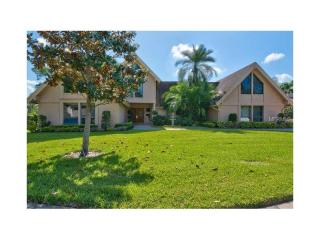 13316 Golf Crest Cir, Tampa FL  33618-8618 exterior