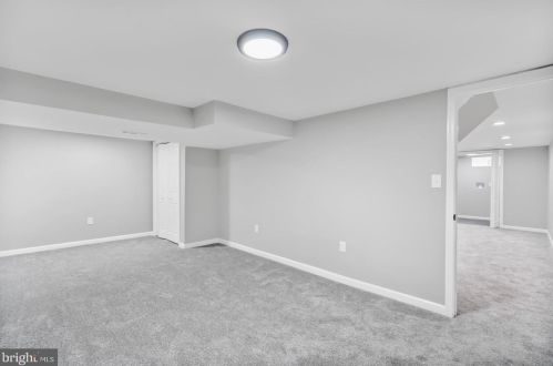 18 Mapledale Ave, Glen Burnie MD 21061-1938 exterior