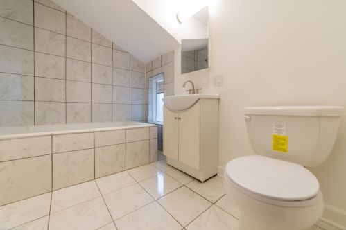 7225 Bennett Ave, Chicago IL  60649-2905 exterior