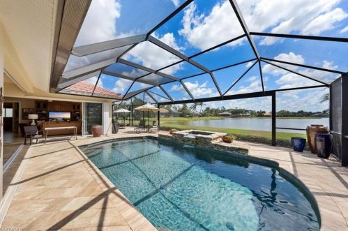 2039 Castle Garden Ln, Naples FL 34110-1093 exterior