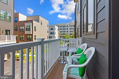 917 King Farm Blvd, Rockville MD 20850-6610 exterior