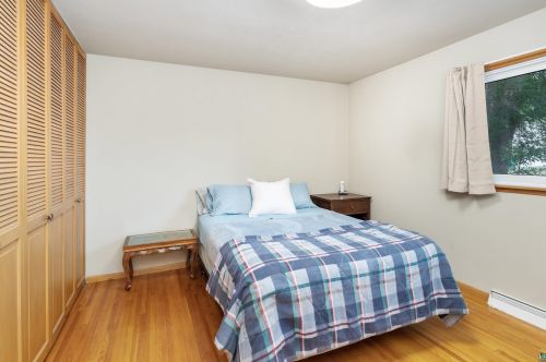 1815 Kenwood Dr, Duluth MN 55811-1652 exterior