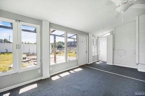 140 Clinton Pl, East Rutherford NJ 07073-1723 exterior