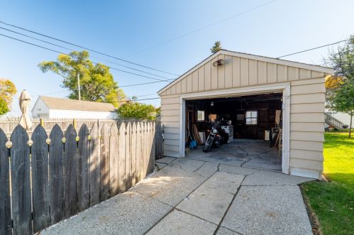 3758 5 Pl, Milwaukee WI 53204-3906 exterior