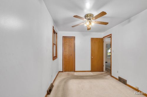 1717 Hanchett Ave, Grand Rapids MI 49504-2716 exterior