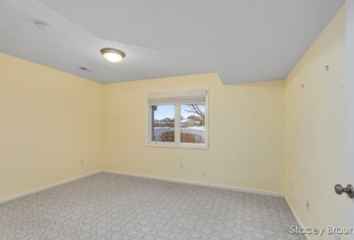 1730 Lisa Dr, Byron Township MI 49315-8006 exterior