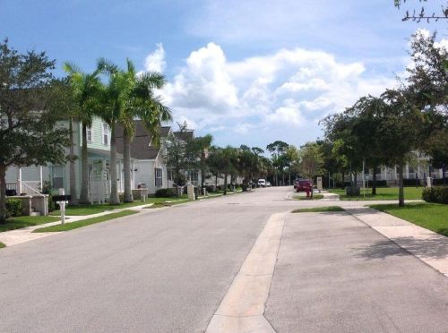 3310 Park Dr, Fort Pierce FL 34982-8424 exterior