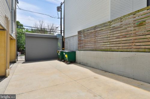 904 16th St, Philadelphia PA  19130-1679 exterior