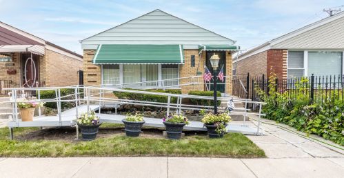 4641 Lamon Ave, Chicago, IL 60638-2032