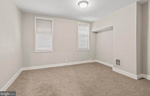 4039 6 St, Philadelphia PA 19140-2502 exterior