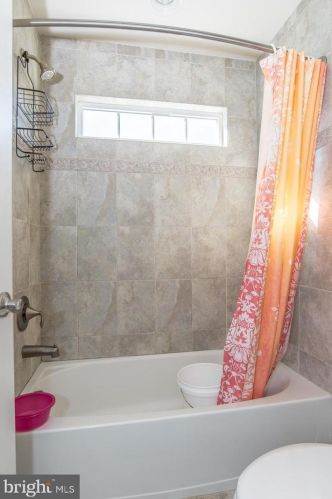 8106 Ashton St, Alexandria VA 22309-1345 exterior