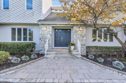 15 Argonne Farm Dr, Bridgewater, NJ 08807-1480