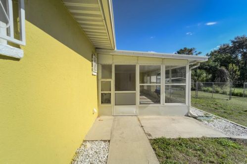 2503 21st Ave, Tampa FL 33605-2302 exterior