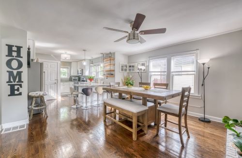 175 Pick Ave, Elmhurst IL 60126-3018 exterior