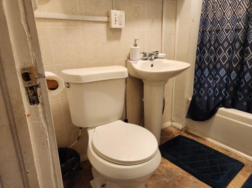 1956 Wood St, Meskegon MI 49442-5716 exterior