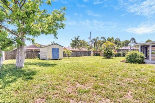 5040 31 Ave, Naples FL 34116-8104 exterior