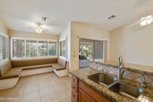 8909 Copper Valley Ln, Chandler, AZ 85248-6492