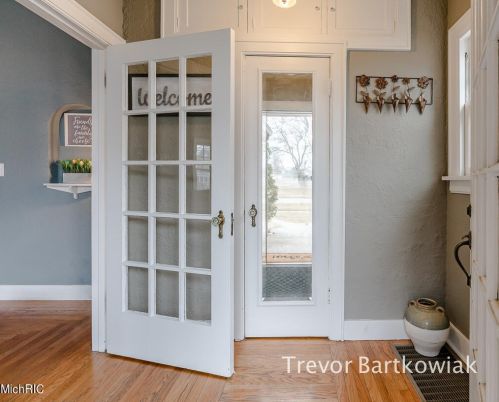 1177 Cornell Rd, Meskegon MI 49441-3833 exterior