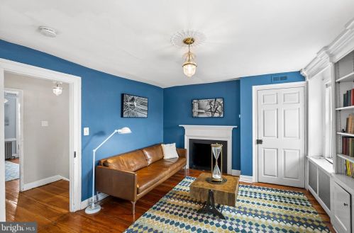 337 6th St, Philadelphia PA  19106-4138 exterior